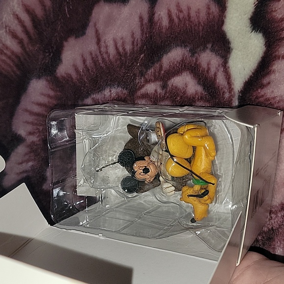 Hallmark Keepsake - Picture 4 of 6